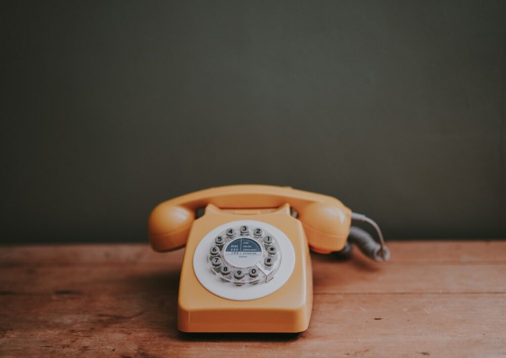 Vintage Novelty & Retro Phone Sets of the 80s and 90s - Chatline Guide